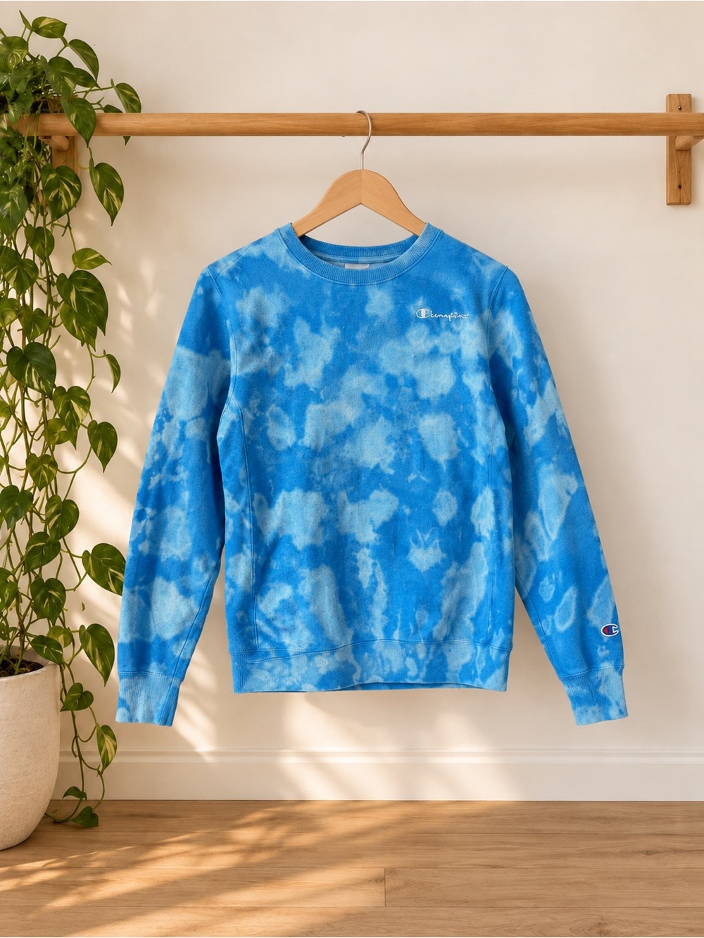 Champion Men's Blue Tie-Dye Crewneck Sweatshirt